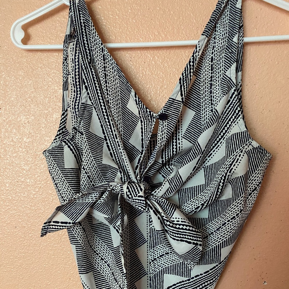 Patterned Tie Front Top - Picture 2 of 3